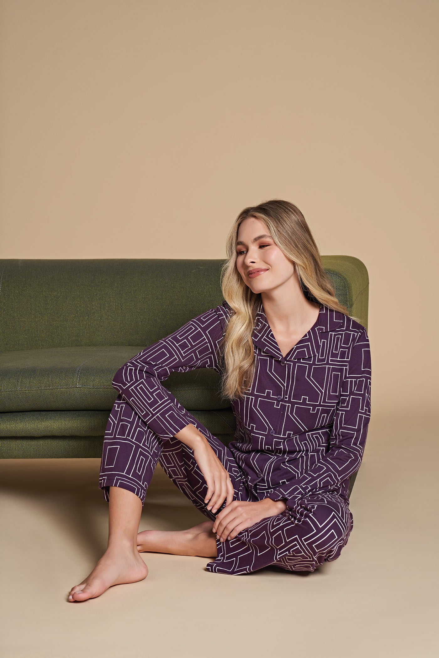 Kadın - Mor Renk Beyaz Şeritli Pijama Takımı Gömlek Yaka Düğmeli Pijama
