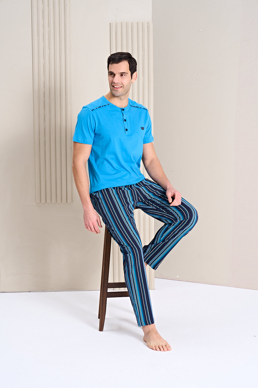 Erkek - Mavi Lacivert Çizgili Kısa Kollu Süprem Kumaş Alt Üst Pijama Takımı